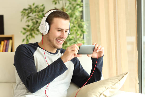 Best Podcasts for College Students